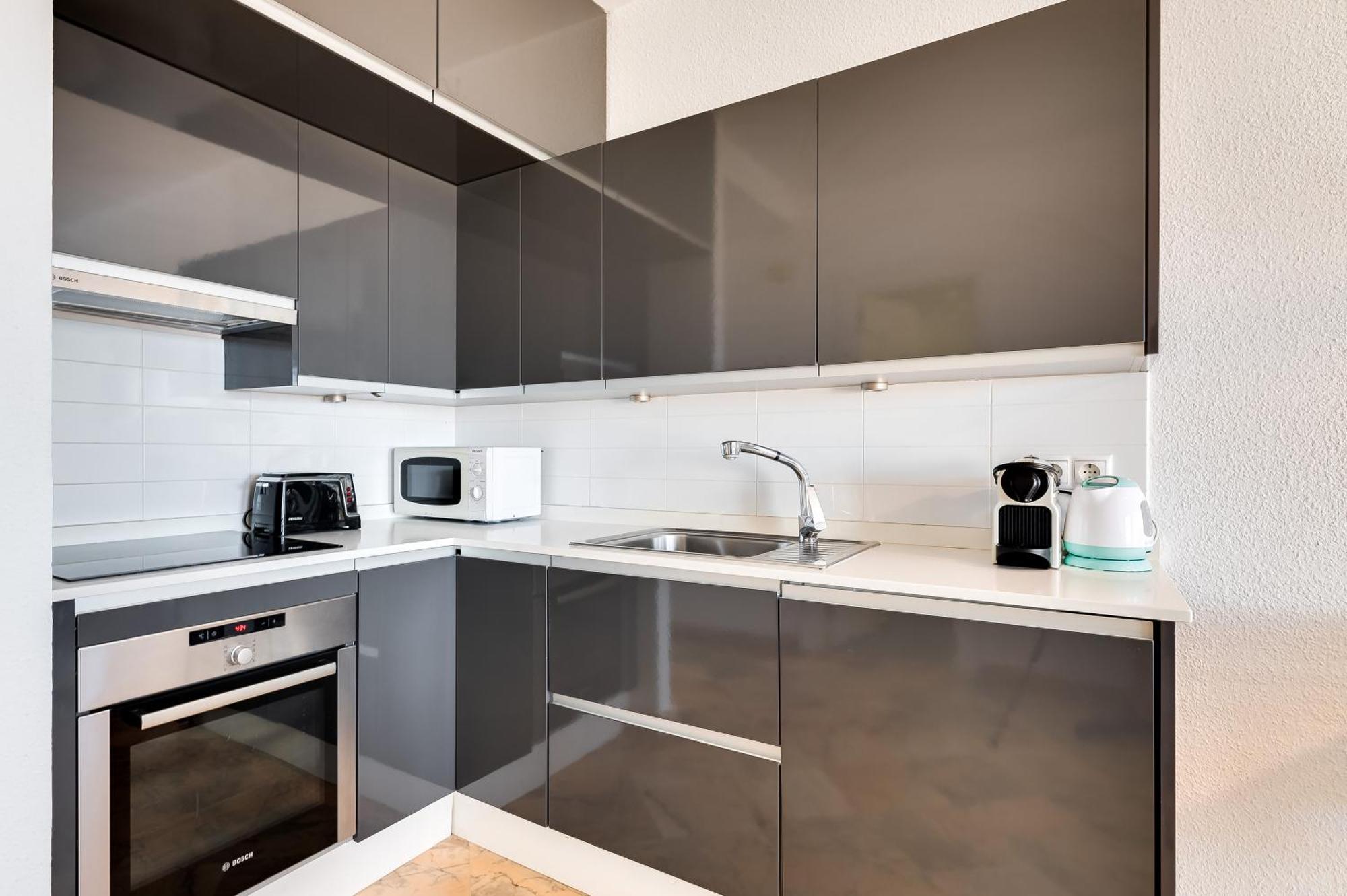 Front Line Beach Studio Apartment Marbella Ngoại thất bức ảnh